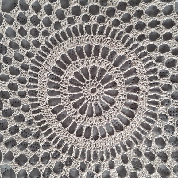 Light grey doily-handmade - Picture 3 of 9